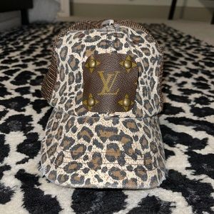 Cheetah trucker hat